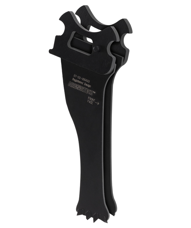Trois lames noires empilées de la marque Arbortech, dotées d’un design dentelé à l’extrémité inférieure, conçues pour les outils de coupe spécialisés.