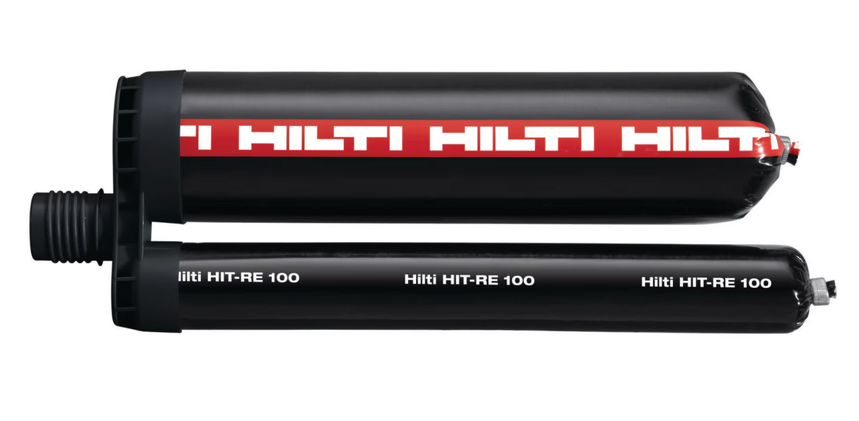 Cartouche de résine époxy noire Hilti HIT-RE 100, utilisée pour l’ancrage de tiges filetées et de barres d’armature dans le béton, avec embout de distribution visible.