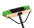 Balai rigide 18 po / manche 60 po vert et noir avec tête en pvc rigide pour balayage efficace.