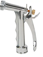 Pistolet d'arrosage en métal chromé avec poignée ergonomique et gâchette de contrôle, filetage visible pour connexion à un tuyau d’arrosage.
