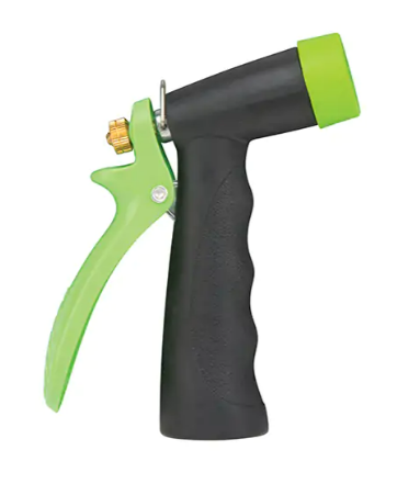 Pistolet-arroseur noir et vert avec gâchette ergonomique et embout en laiton.