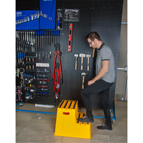 Escabeau industriel, 2 marches, 26" x 22-7/16" x Hauteur 19-11/16" - MP771