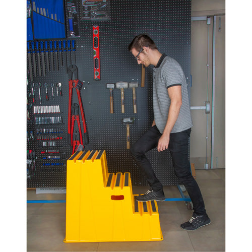 Escabeau industriel, 3 marches, 34-13/16" x 22-7/16" x Hauteur 28-1/2" - MP772