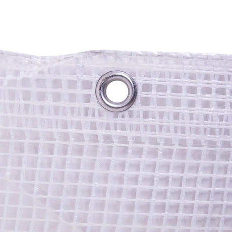Gros plan d'une bâche transparente renforcée avec œillet métallique
