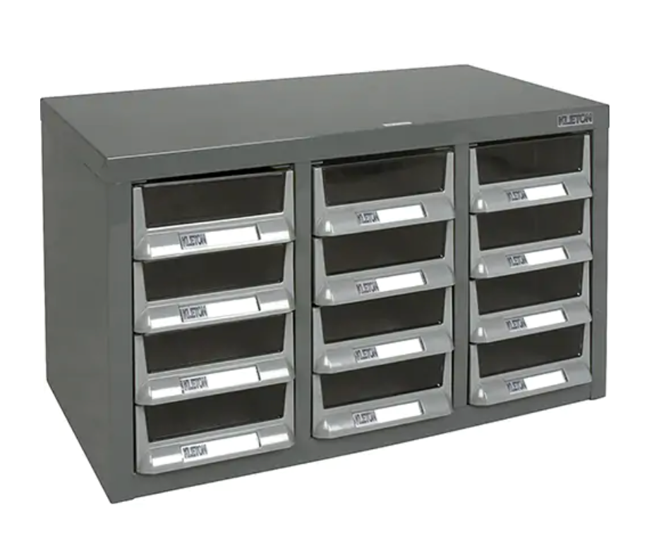 Casiers pour pièces KPC-100 en acier galvanisé gris avec 36 tiroirs robustes et cartes d'identification transparentes.