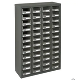 Casiers pour pièces KPC-400 en acier galvanisé avec 48 tiroirs robustes gris et étiquettes protectrices.