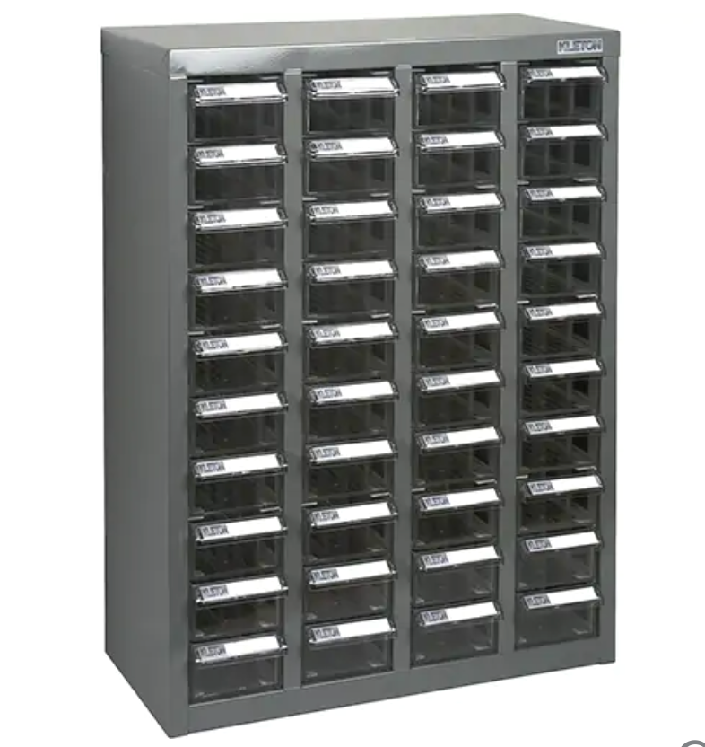Casiers pour pièces KPC-600 en acier galvanisé avec tiroirs robustes gris en ABS et étiquettes protectrices.