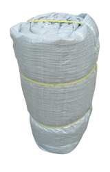 Bâche isolante - 12 pi X 20 pi enroulée, résistante et conçue pour l'isolation et la protection.