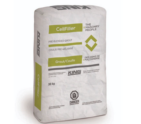 Sac de coulis pré-mélangé King CellFiller de 30 kg, destiné aux travaux de maçonnerie, arborant une étiquette verte avec mention « Grout/Coulis » et l’indication de danger corrosif.
