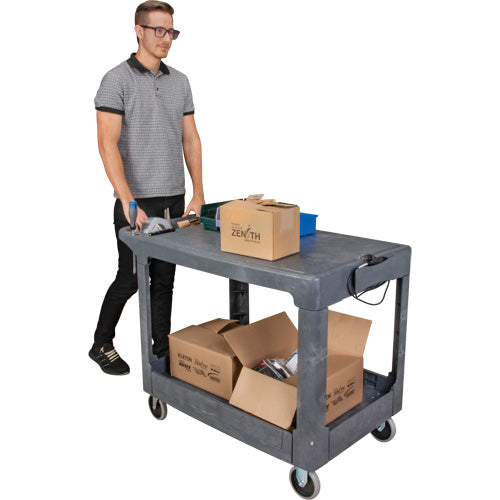 Chariot utilitaire pour l'entretien avec tablette plate, 2 tiers, 25-1/4" x 32-1/4" x 44", Capacité 550 lb - MP642