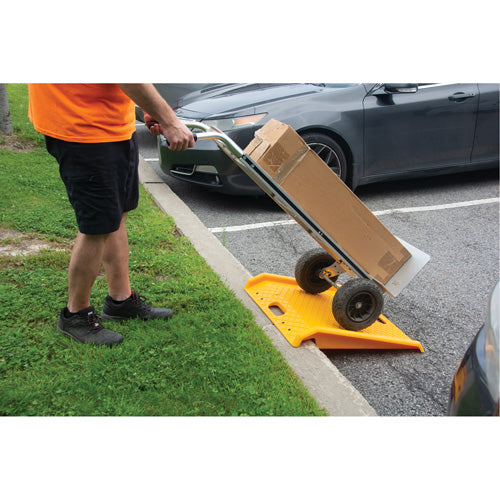 Rampe de trottoir portable en poly pour diable, Capacité de 1000 lb, 27" la x 27" lo - MP740