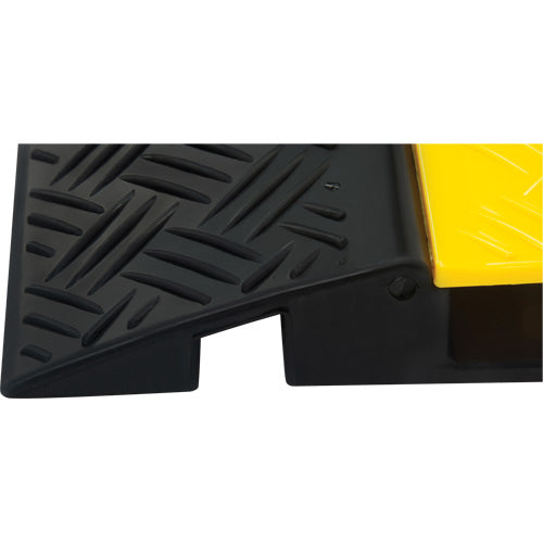 Protecteur de câbles en polyuréthane, 3 canaux, 35,43" lo x 19,69" la x 3" h - SHJ532